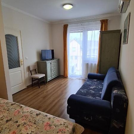 Gabi Apartman Hajduszoboszlo Exterior photo