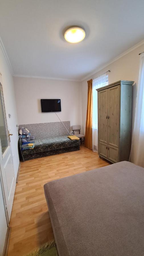 Gabi Apartman Hajduszoboszlo Exterior photo